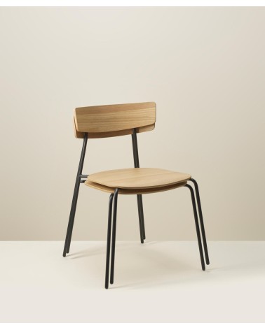 La silla Kol Metal Madera, diseñada por Ibon Arrizabalaga