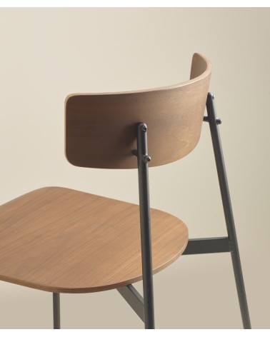 La silla Kol Metal Madera, diseñada por Ibon Arrizabalaga