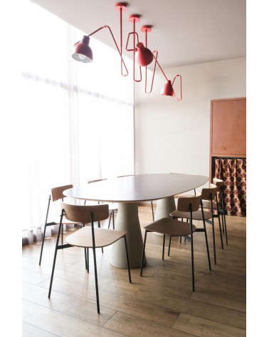 La silla Kol Metal Madera, diseñada por Ibon Arrizabalaga