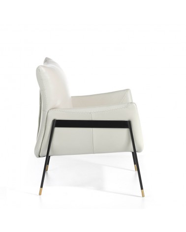Sillón tapizado en piel y patas acero negro